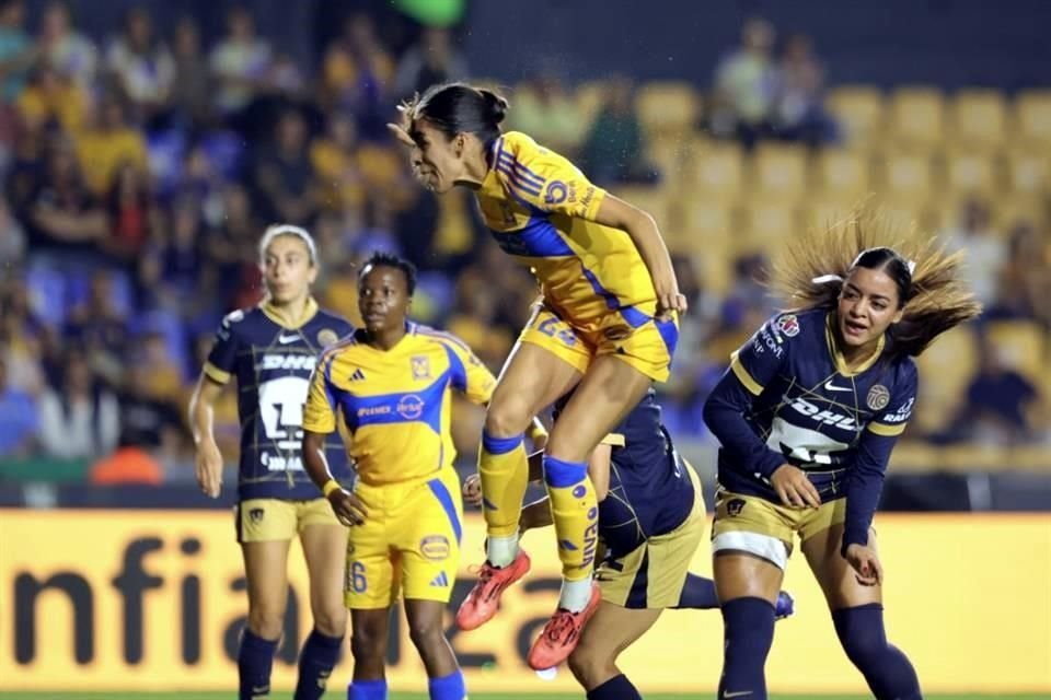 Con un contundente marcador de 7-1 ante Pumas, Tigres Femenil obtuvo su pase a Semifinales del Apertura 2024, instancia en la que enfrentará al América Femenil.