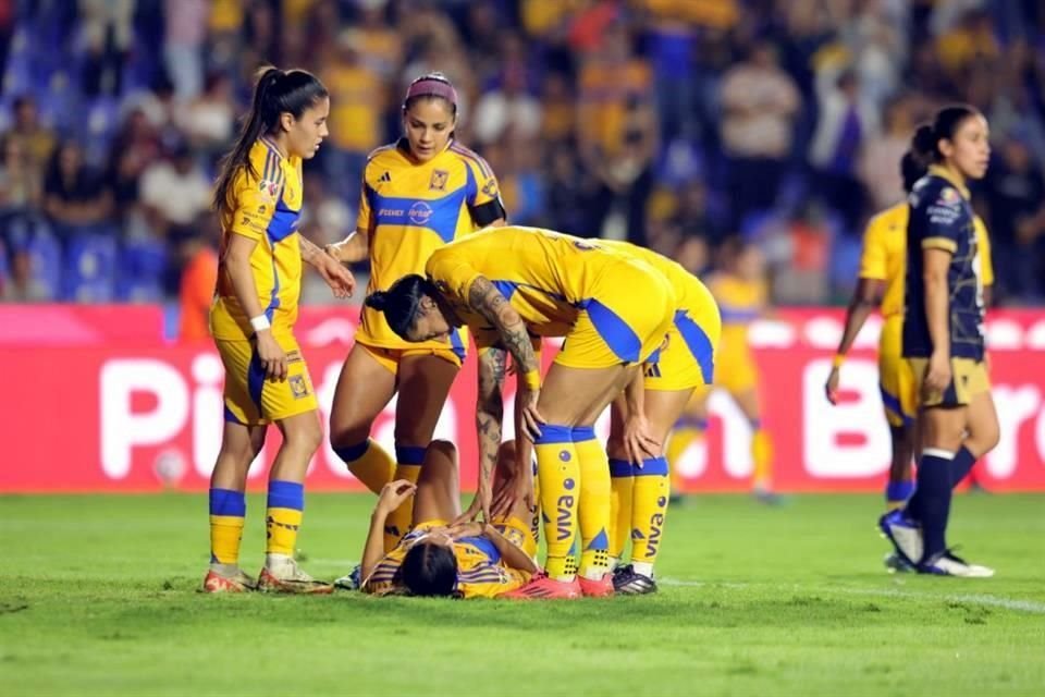 Con un contundente marcador de 7-1 ante Pumas, Tigres Femenil obtuvo su pase a Semifinales del Apertura 2024, instancia en la que enfrentará al América Femenil.