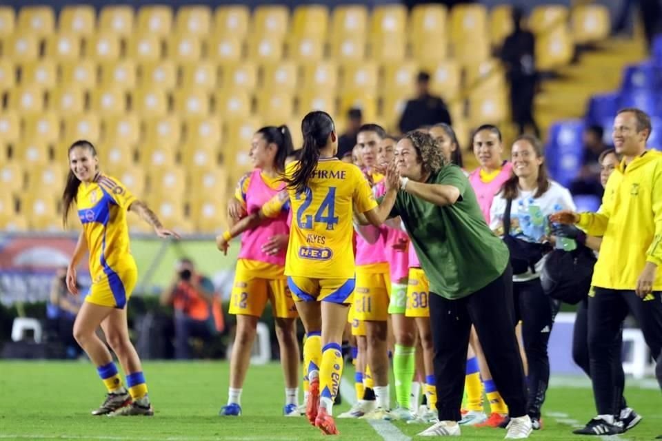 Con un contundente marcador de 7-1 ante Pumas, Tigres Femenil obtuvo su pase a Semifinales del Apertura 2024, instancia en la que enfrentará al América Femenil.