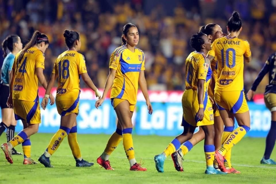 Con un contundente marcador de 7-1 ante Pumas, Tigres Femenil obtuvo su pase a Semifinales del Apertura 2024, instancia en la que enfrentará al América Femenil.