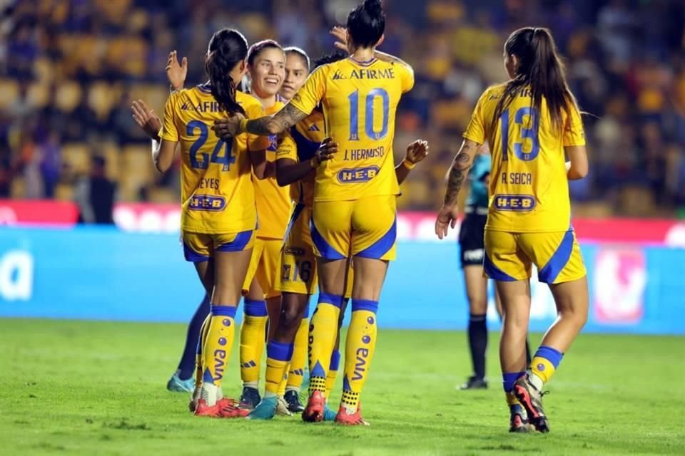 Con un contundente marcador de 7-1 ante Pumas, Tigres Femenil obtuvo su pase a Semifinales del Apertura 2024, instancia en la que enfrentará al América Femenil.