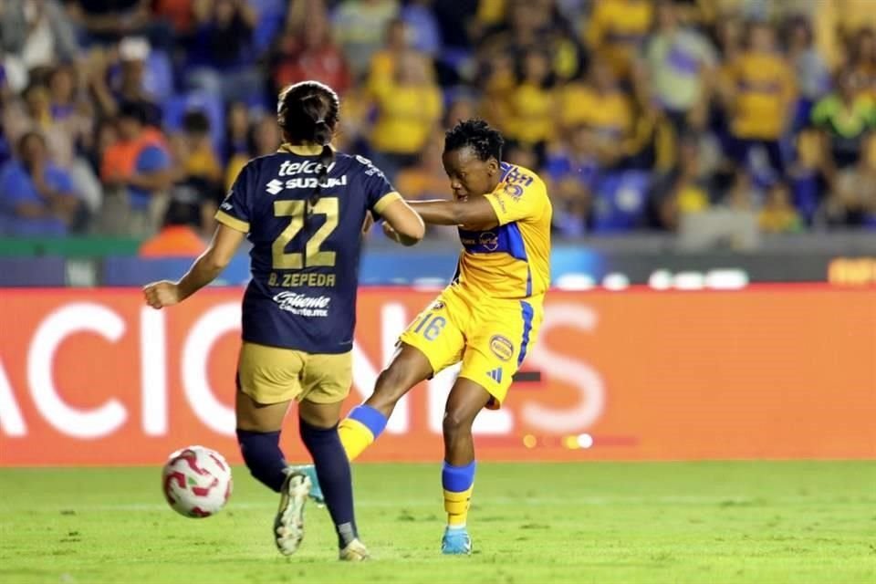 Con un contundente marcador de 7-1 ante Pumas, Tigres Femenil obtuvo su pase a Semifinales del Apertura 2024, instancia en la que enfrentará al América Femenil.