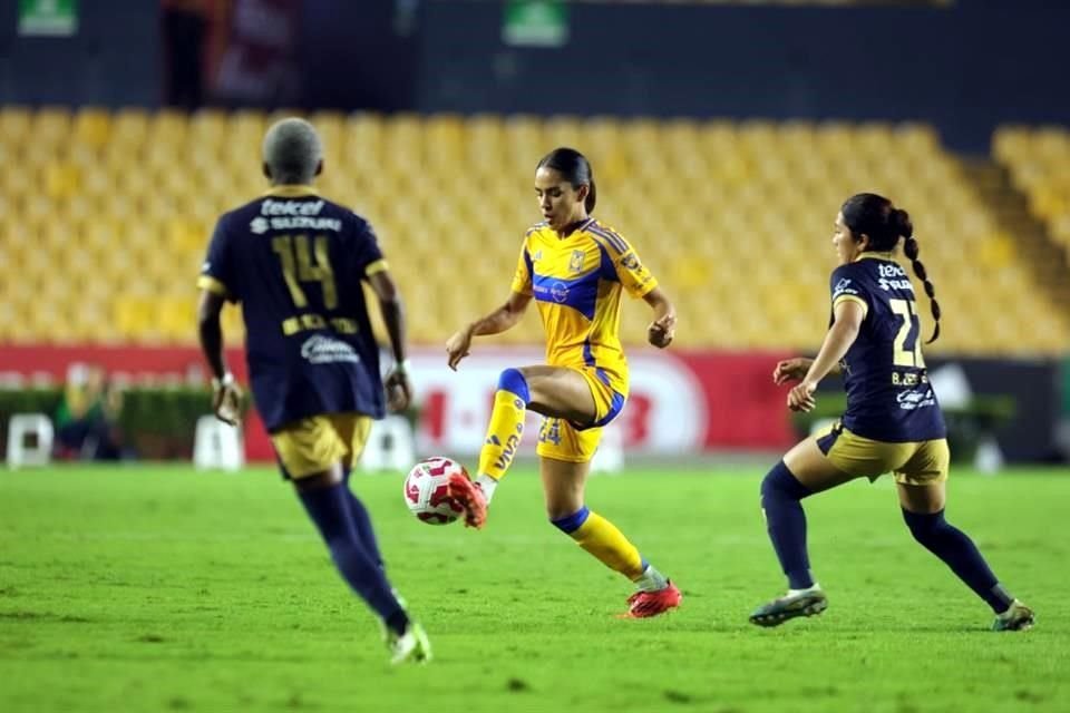 Con un contundente marcador de 7-1 ante Pumas, Tigres Femenil obtuvo su pase a Semifinales del Apertura 2024, instancia en la que enfrentará al América Femenil.