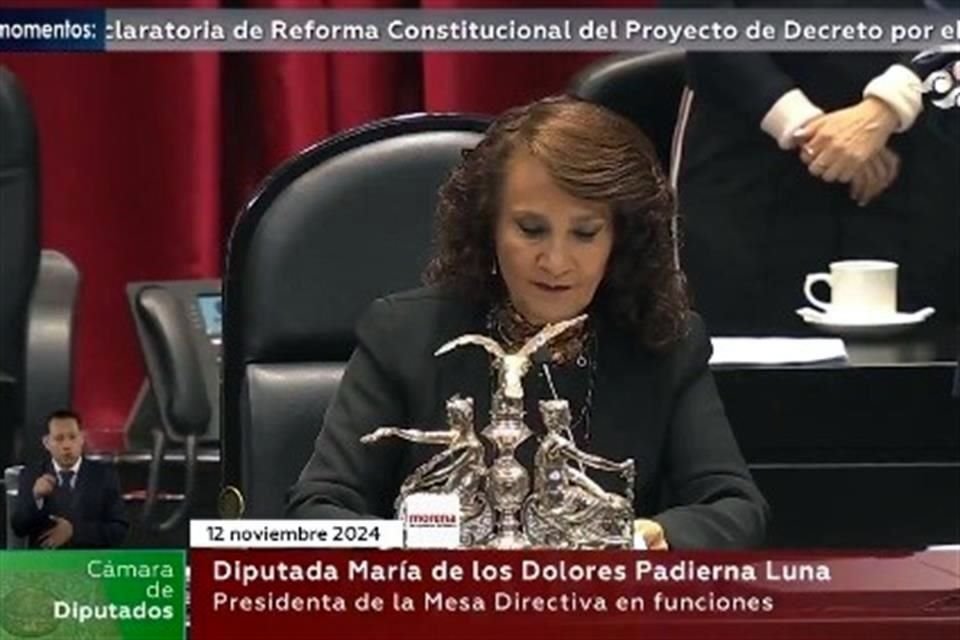 La morenista Dolores Padierna, como Presidenta en turno de la Cámara, leyó la declaratoria.