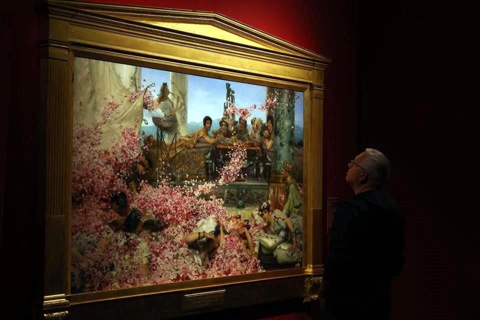 Lawrence Alma Tadema es el autor de esta pieza en la muestra 'Setenta grandes maestros de la Colección Pérez Simón', en exhibición en el Palacio de Cibeles, sede del Ayuntamiento de Madrid.