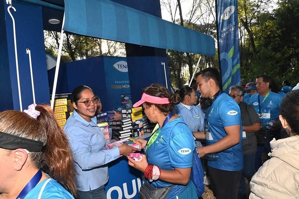 Corren con TENA® unidos en cada paso