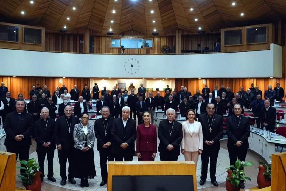 Sheinbaum estuvo acompañada de Rosa Icela Rodríguez, titular de la Secretaría de Gobernación.