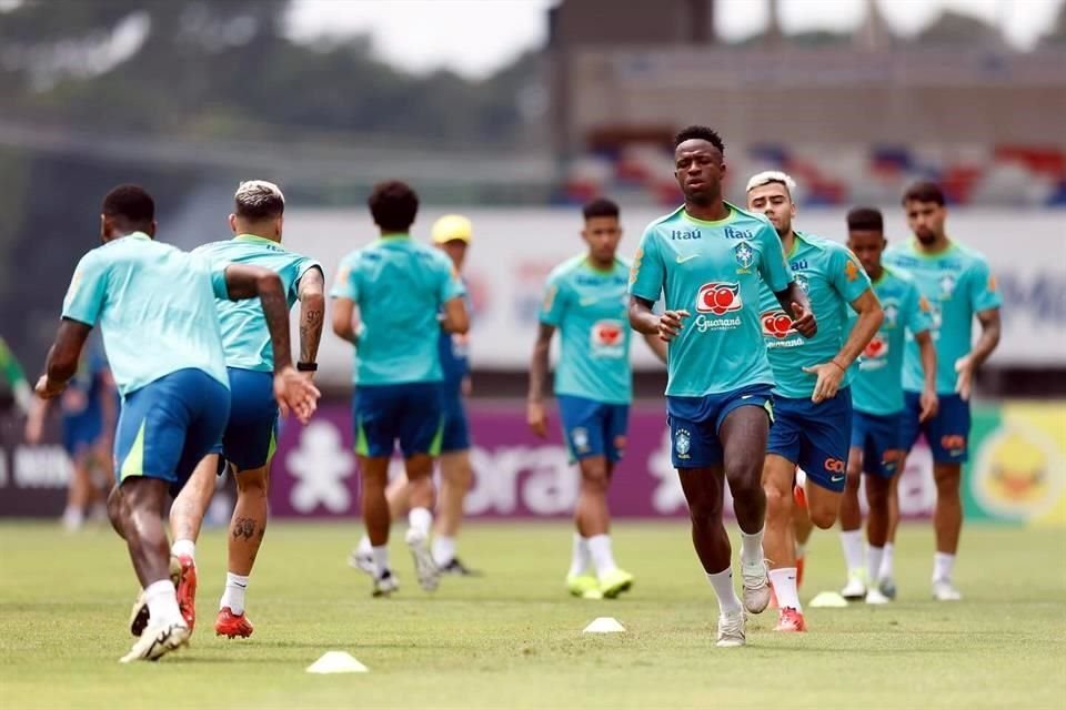 Vinicius regresa con Brasil.