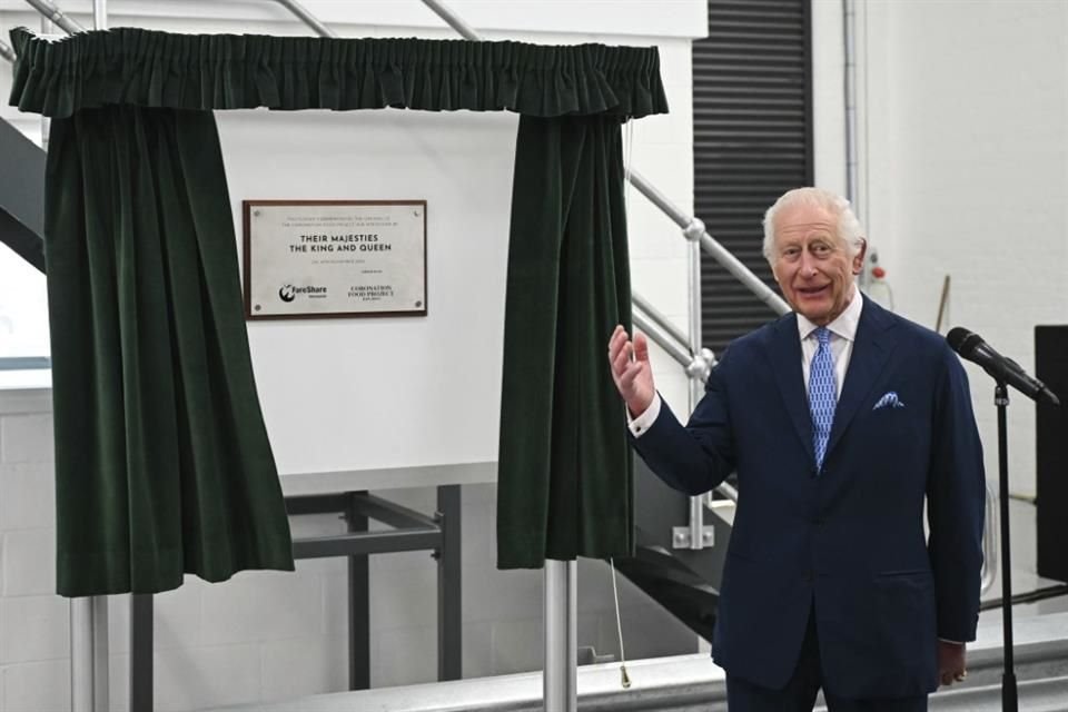 Carlos III inauguró el jueves un centro de redistribución de excedentes de alimentos en la capital.