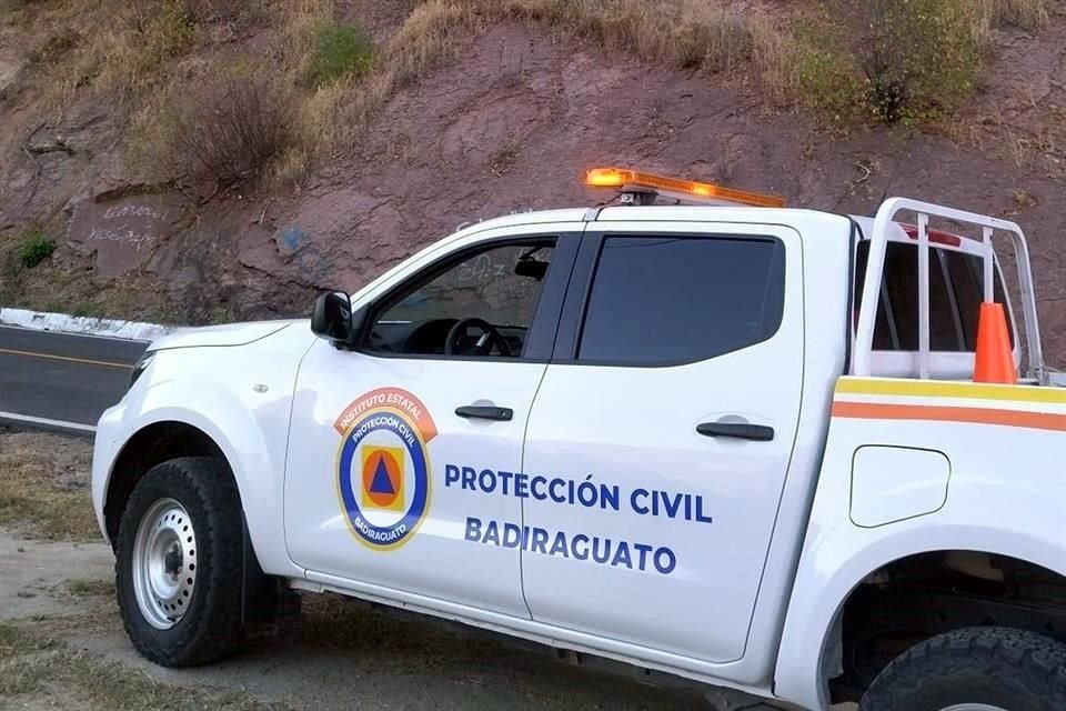 Cuerpos de seguridad arribaron a la zona para las labores de rescate.