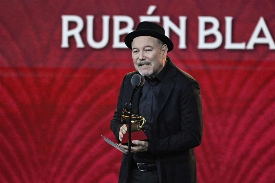 El cantante panameño Rubén Blades triunfó con el premio al Mejor Álbum de Salsa por '45° Aniversario (En Vivo en el Coliseo de Puerto Rico, 14 de mayo de 2022)'.