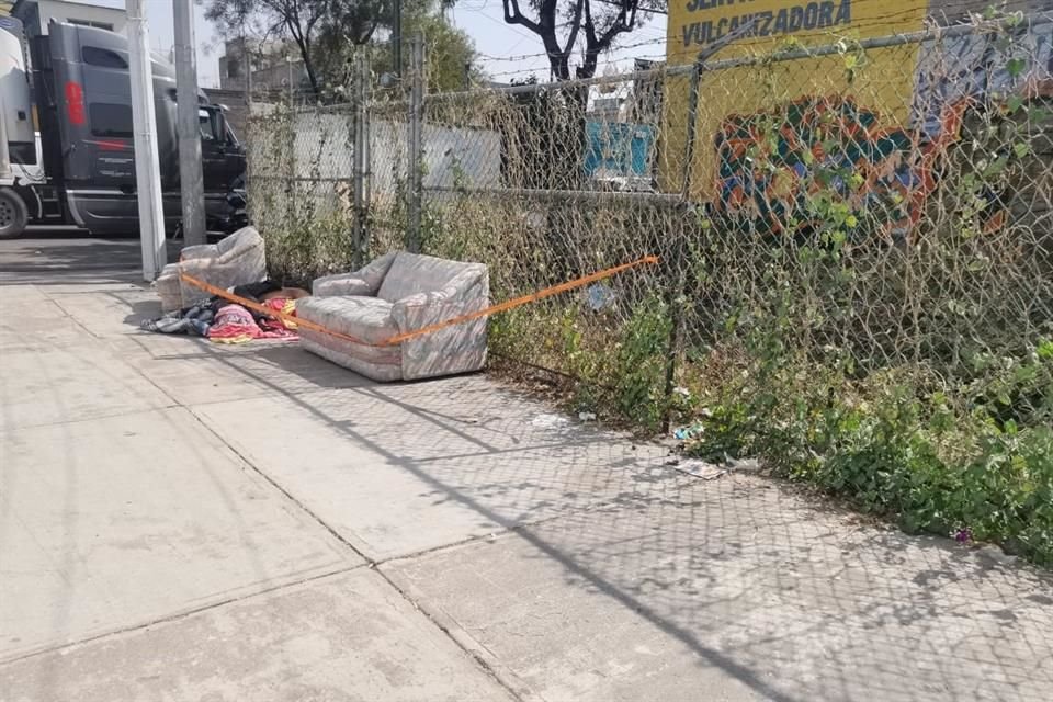 Pasado el mediodía, policías fueron alertados de un hombre, de aproximadamente 55 años, el cual estaba inconsciente en la Calle Citoplasma, casi esquina con Calle 7.