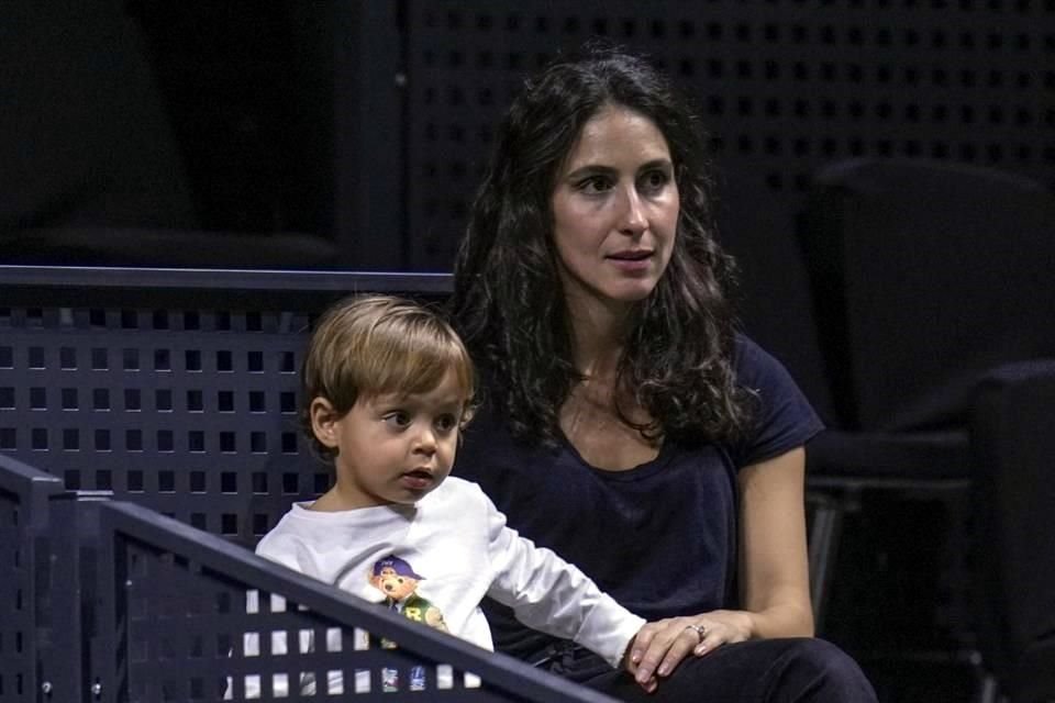 La familia de Rafa Nadal lo acompañó en su entrenamiento de cara al juego de Cuartos de Final de la Copa Davis ante Países Bajos.