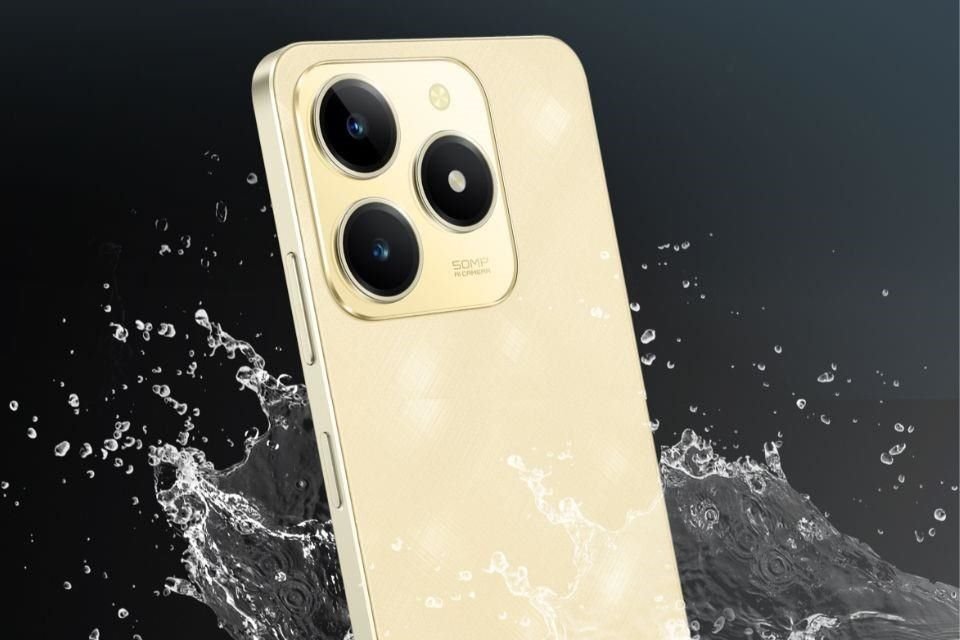 Realme C61 ofrece certificación IP54, lo que asegura su resistencia a salpicaduras y chorros de agua, además suma NFC para pagos sin contacto.