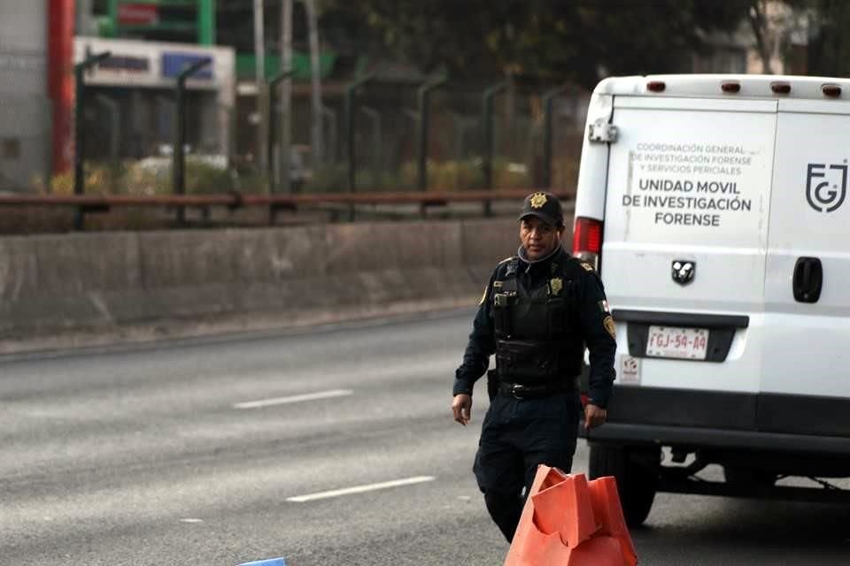 Un hombre falleció tras ser arrollado en la Colonia Álamos; debido a los impactos, su ropa quedó rasgada.