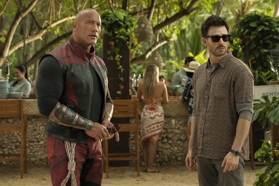 La comedia de acción de gran presupuesto, protagonizada por Dwayne Johnson y Chris Evans, recaudó 34.1 millones de dólares en entradas en su primer fin de semana en cines en EU.