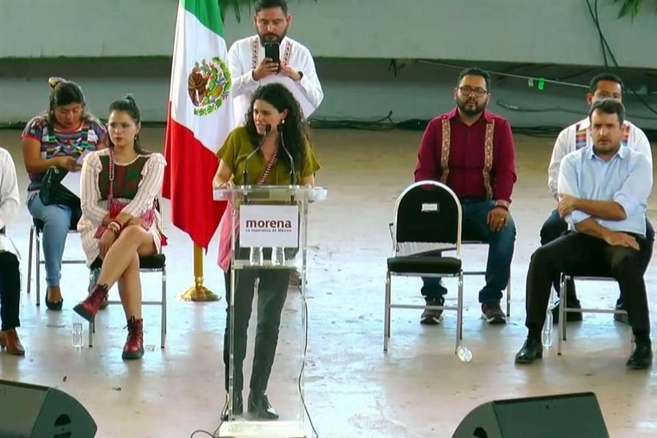 La presidenta nacional de Morena, Luisa María Alcalde, encabezó la asamblea en Oaxaca.