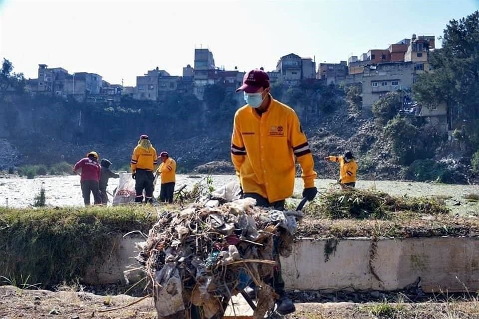 Clara Brugada señaló que las barrancas de Barrio Norte no se han limpiado por años.