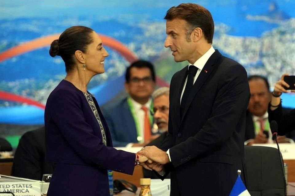 Sheinbaum, en la imagen con el Presidente de Francia, Emmanuel Macron, participó en la primera sesión de trabajo de la Cumbre titulada 'Lucha contra el Hambre y la Pobreza'.