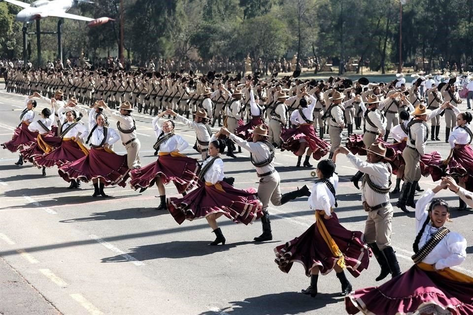 También se interpretaron piezas musicales alusivas a la fecha.