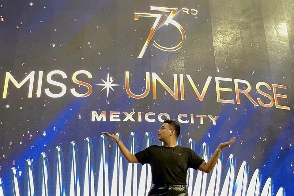 Ángel de la Cruz, maquinista oficial del certamen de Miss Universo 2024.