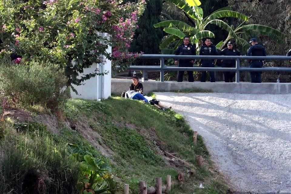 Un menor falleció luego de que se lanzó al Canal Nacional para recuperar un balón.