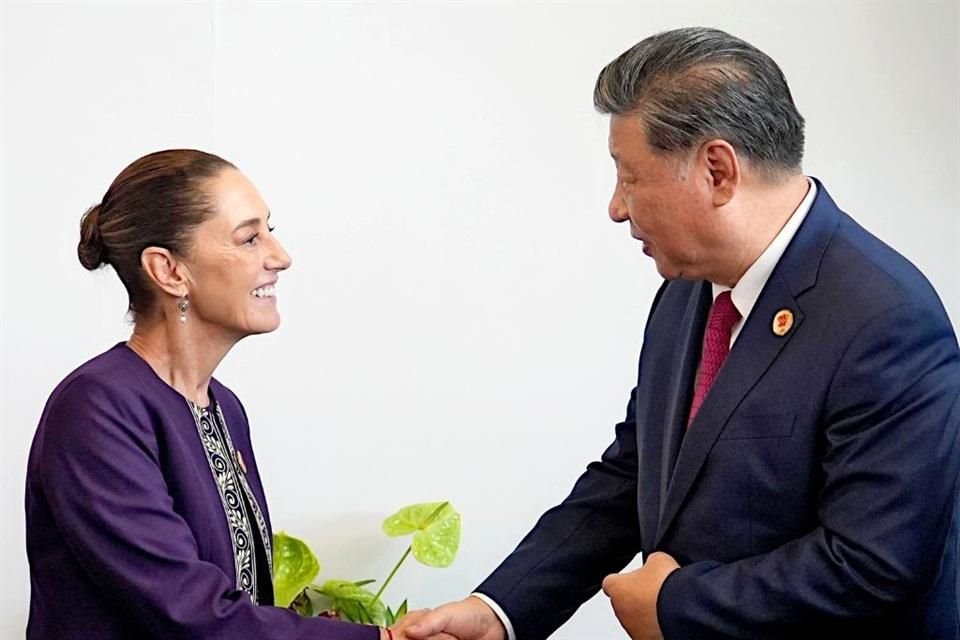 Al presidente de China, Xi Jinping, le agradeció el apoyo brindado por ese país para la recuperación de Acapulco mediante la producción y entrega de enseres domésticos.