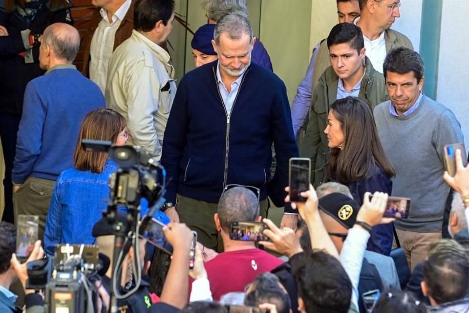 Felipe VI y Letizia llegaron en la mañana a la localidad de Chiva, en la región de Valencia, la más afectada por las inundaciones del 29 de octubre.