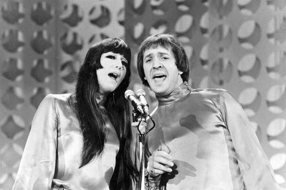 En su nuevo libro de memorias, Cher aseguró que su ex esposo Sonny Bono 'pensó seriamente' en matarla al final de su matrimonio.