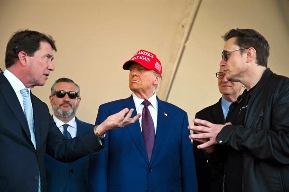 El presidente electo de EU, Donald Trump, habló con Elon Musk y miembros del Senado, previo al lanzamiento.