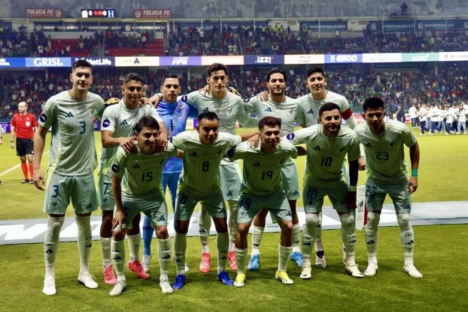 Así saltó el Tri para el partido.