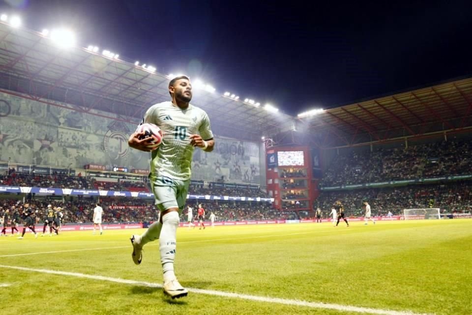 Alexis Vega se motivó al estar ante su afición y fue uno de los que mejor desempeño tuvo en la cancha.