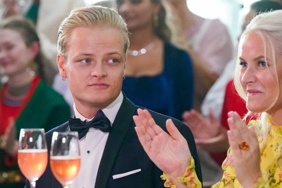 Marius Borg Høiby, hijo mayor de la Princesa Mette Marit, es sospechoso de una segunda violación, informó la policía noruega.