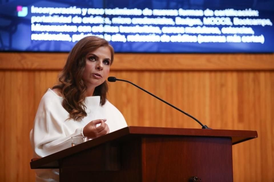 Karla Planter, candidata a la Rectoría de la UdeG, ofreció entre sus propuestas, una relación de 'absoluta colaboración' con el Gobierno.