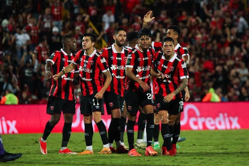 El Alajuelense de Costa Rica reclamó a FIFA que en el Mundial de Clubes participarán dos equipos mexicanos del mismo dueño: León y Pachuca.