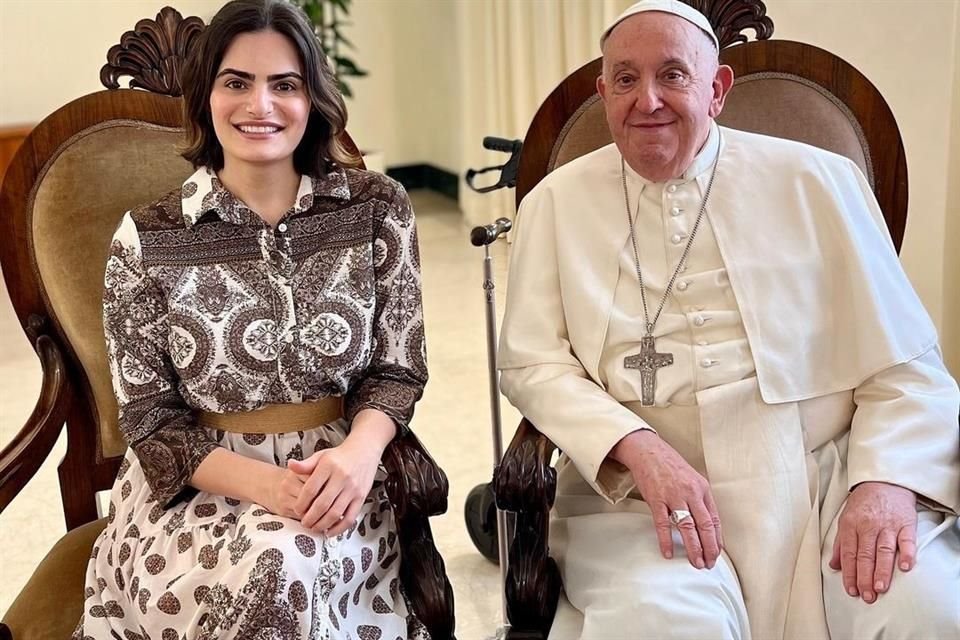 Nava Mau, actriz de 'Bebé Reno', compartió sus vivencias como mujer trans con el Papa Francisco.