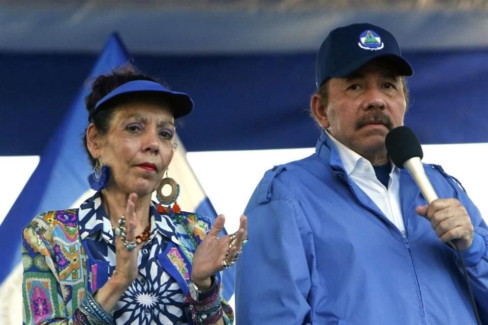 El Presidente de Nicaragua, Daniel Ortega, y su esposa, la Vicepresidenta Rosario Murillo, durante un mitin en Managua el 5 de septiembre del 2018.