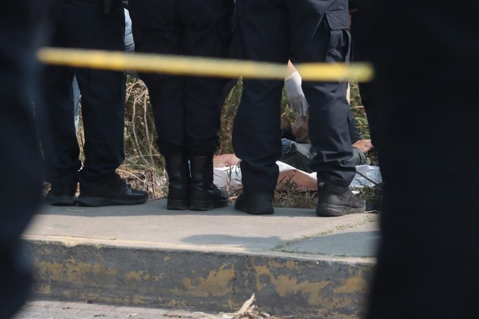 La víctima estaba tendida a un costado de Avenida Rosario, frente al panteón municipal. 