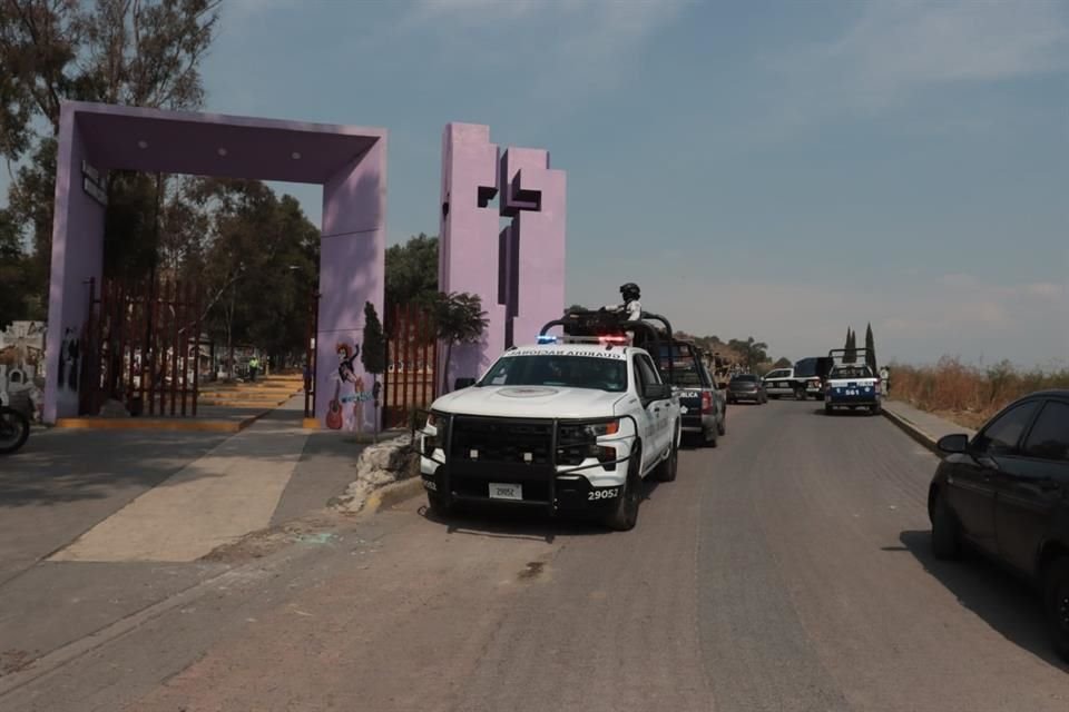 Fue observado por vecinos quienes solicitaron la intervención de servicios de emergencia. 