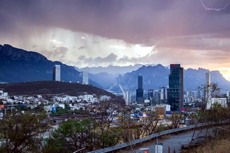 Monterrey se ha consolidado como un centro de negocios e inversiones.