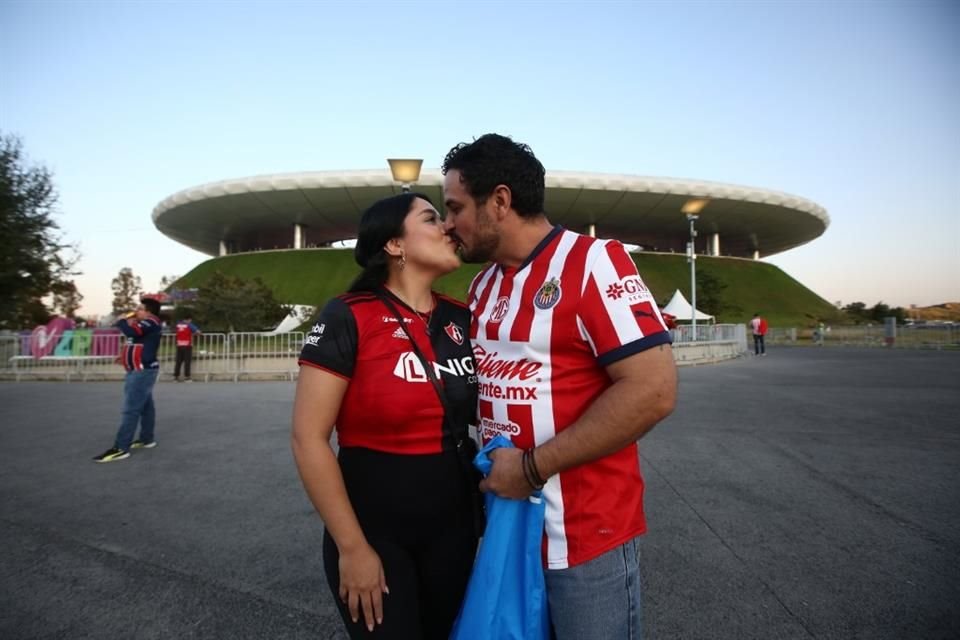 La rivalidad se queda en la cancha.