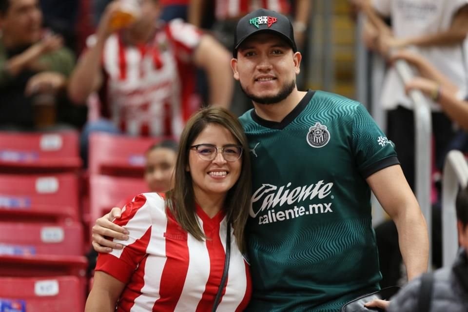 El partido Chivas contra Atlas se vivió con mucha pasión en el Estadio AKRON.