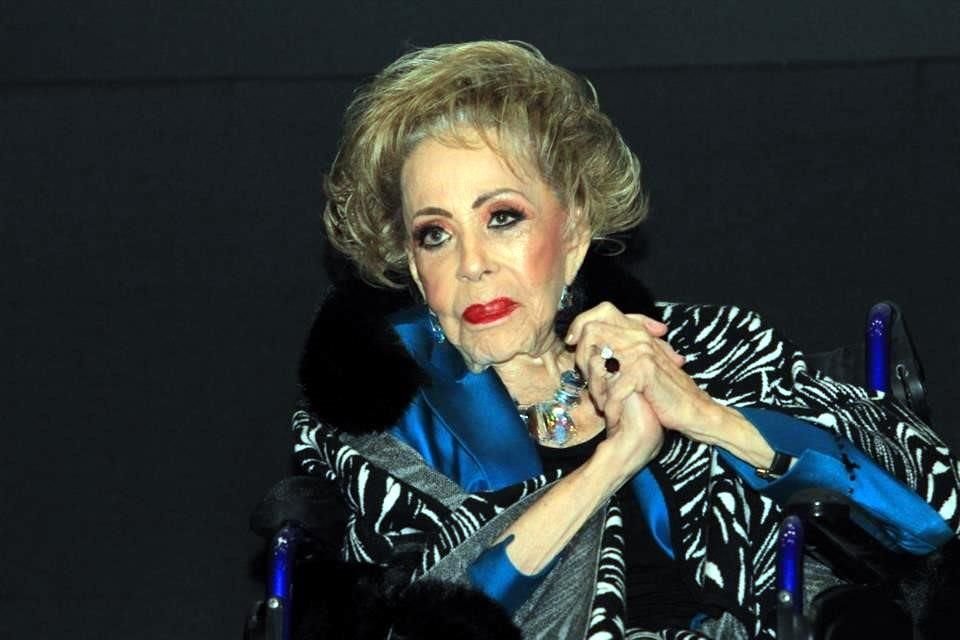 Silvia Pinal fue hospitalizada de último momento.