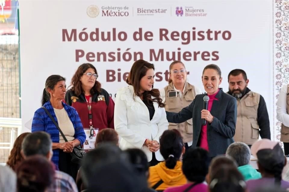 La Mandataria federal estuvo acompañada por la Gobernadora panista Tere Jiménez.