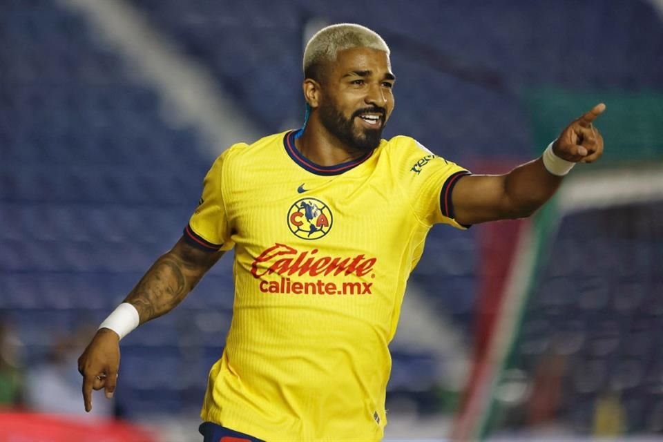 Rodrigo Aguirre pasa por uno de los mejores momentos de su carrera, la cual tomo un nuevo aire desde que llegó al América.