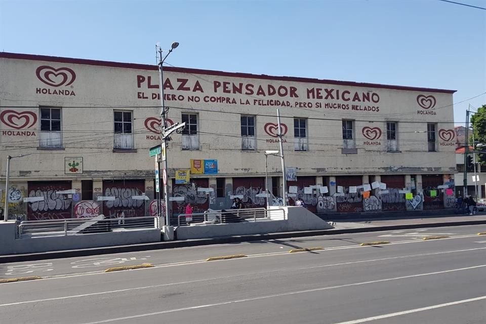 El lugar se ubica en la Calle Pensador Mexicano, esquina con Eje Central, en los límites con la Colonia Guerrero.