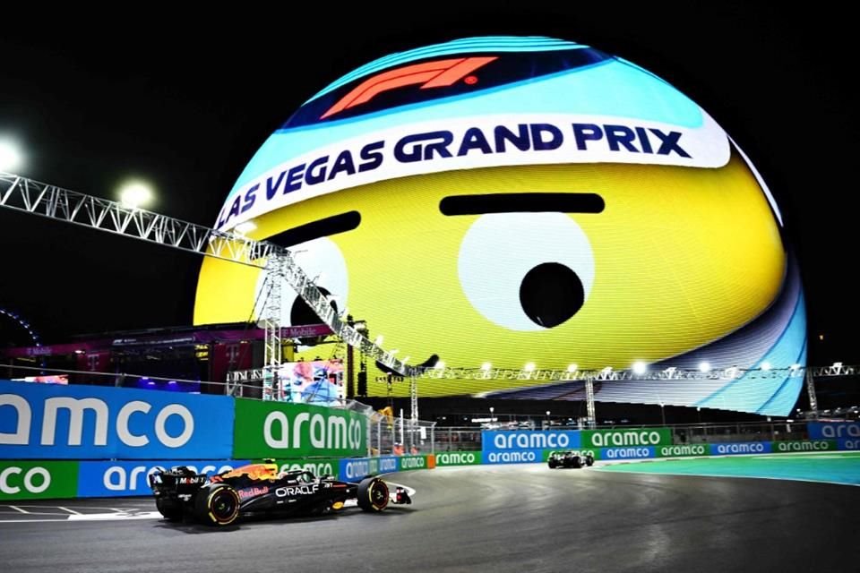 La esfera que lo ve todo en el circuito callejero de Las Vegas.