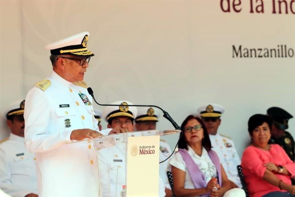 En la ceremonia fueron reconocidos varios elementos navales por su desempeño a la institución.