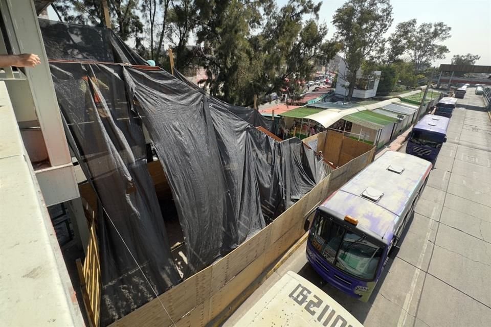 Comerciantes de la zona señalaron que las obras afectan sus ventas y complica el tránsito peatonal.