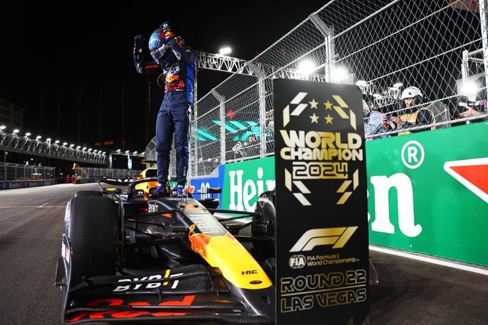 Max Verstappen culminó quinto en Las Vegas y se coronó campeón de la F1 por cuarta año consecutivo.